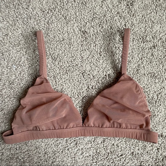 SKIMS Mesh Triangle Bralette - Picture 3 of 4